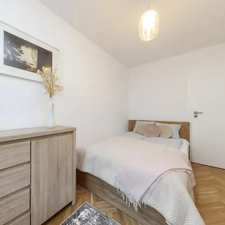 Latte 2 Closed Center Lägenhet *