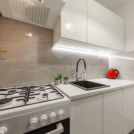 Latte 2 Closed Center